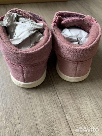 Кроссовки для девочки