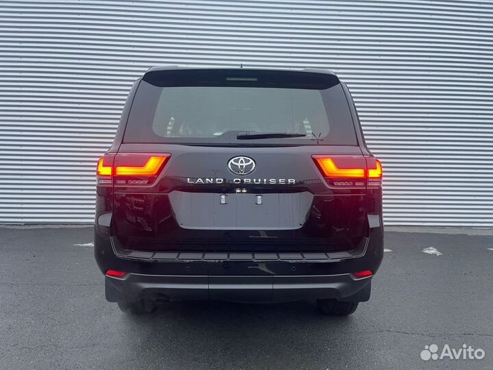 Toyota Land Cruiser 3.5 AT, 2023