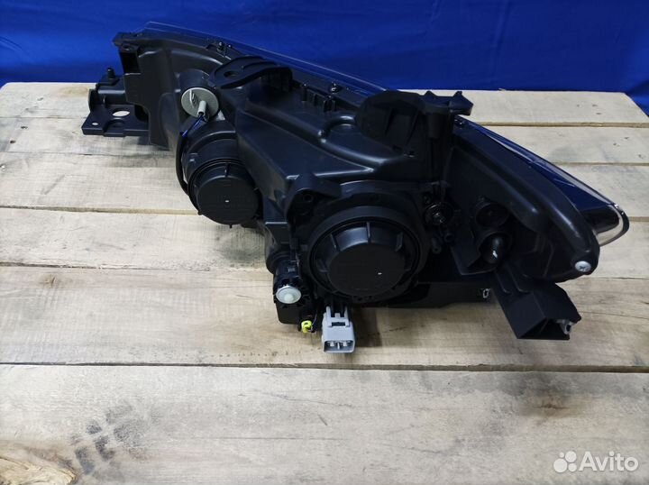 Фара правая Mitsubishi Outlander 3 2012