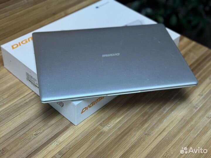 Тонкий компактный ноутбук 13.3IPS/4/4/SSD/6ч