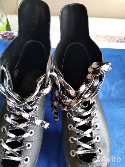 Коньки хоккейные