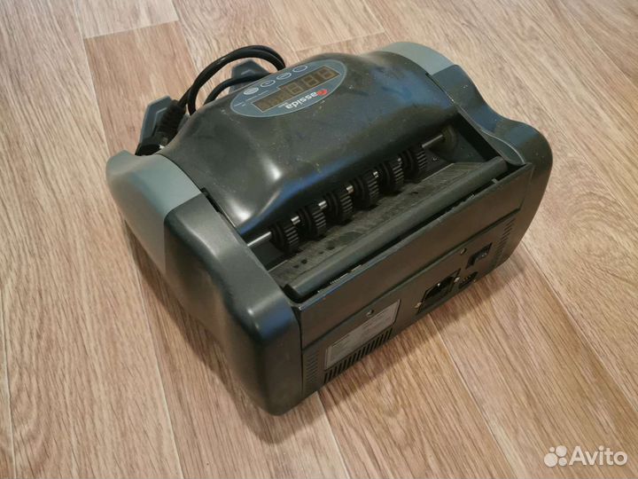 Счетчик денег банкнот