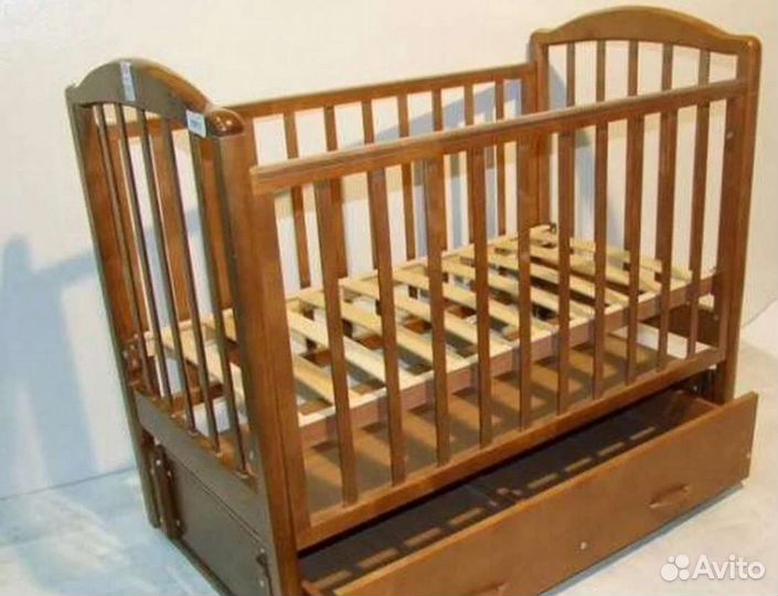 Кроватка с маятником (нат.дерево) +матрас, бортик