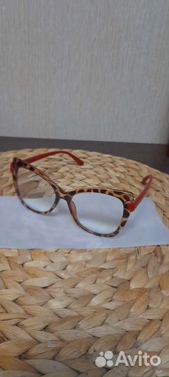 Очки для зрения +2