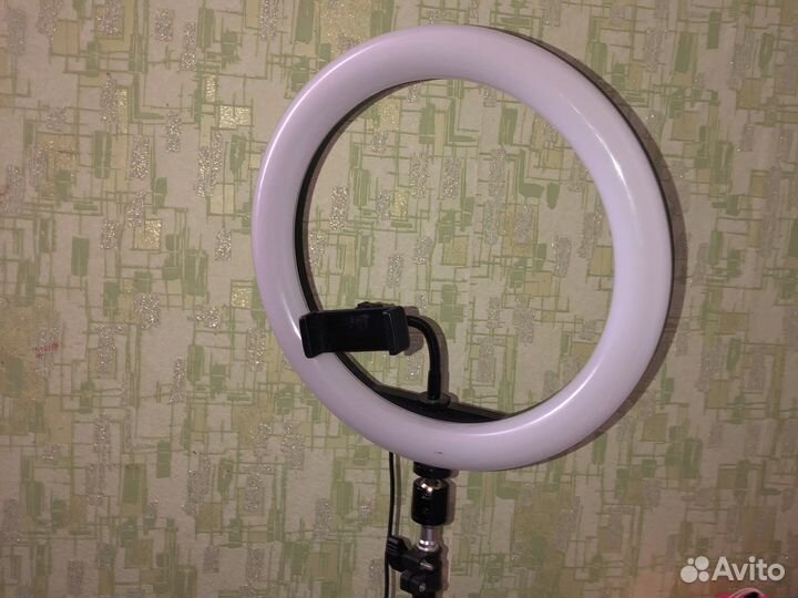 Кольцевая лампа со штативом