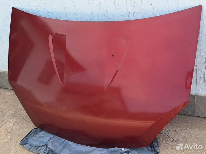 Продам капот. Рено сандеро. Оригинал