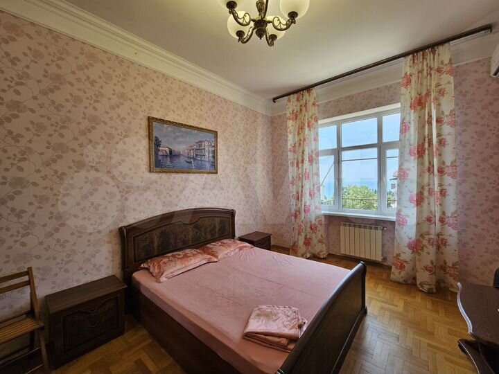 3-к. квартира, 100 м², 5/5 эт.