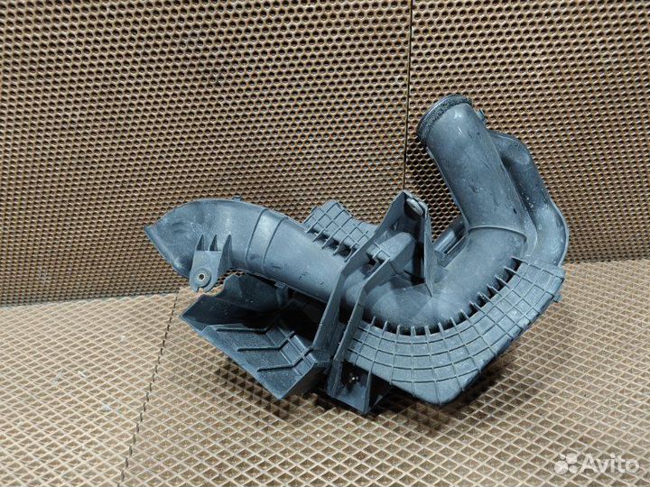 Резонатор воздушного фильтра Mazda Axela BK3P L3VE