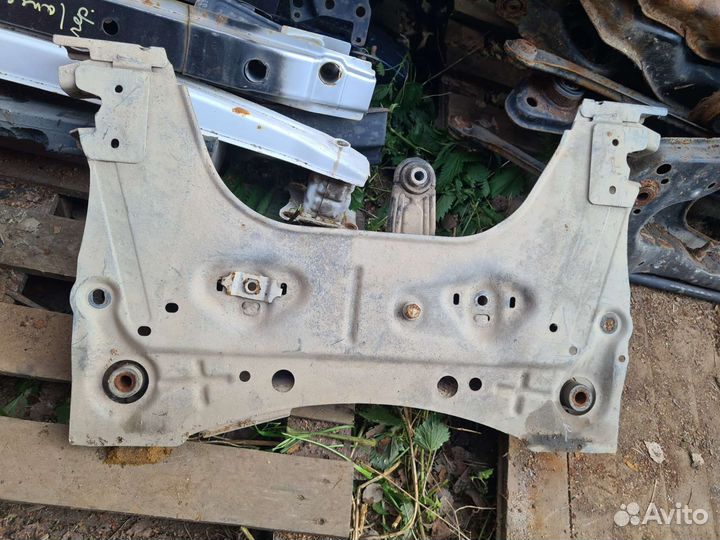 Подрамник передний Renault Megan 2004 1.5TD