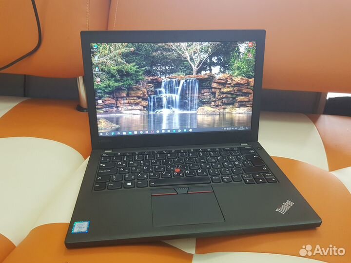 Ноутбук Lenovo x270 i5-6300\8Gb\256ssd\14