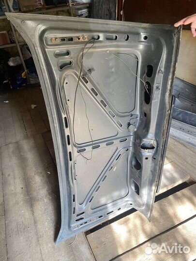 Крышка багажника w201