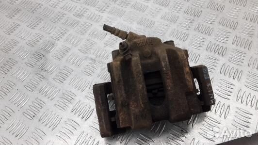 Суппорт тормозной передний правый BMW 3 E90/E91 (9