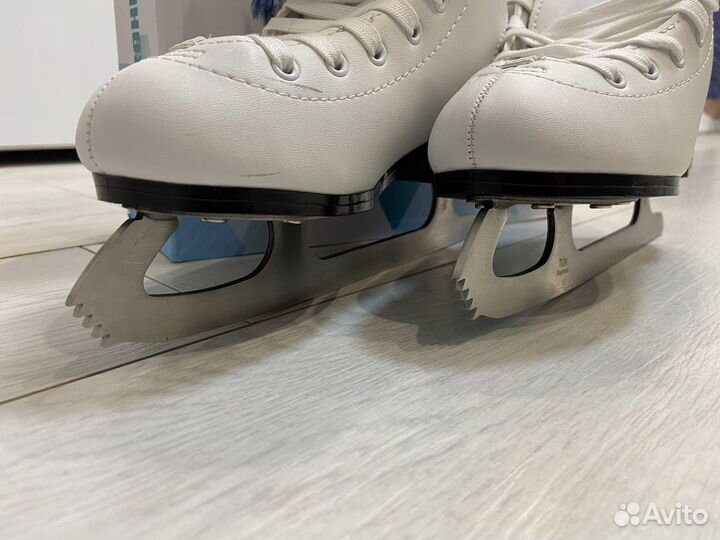 Коньки фигурные 35 размер Fantasy Brands PW-215W