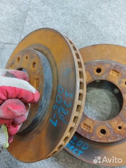 Диск тормозной передний Mitsubishi L200