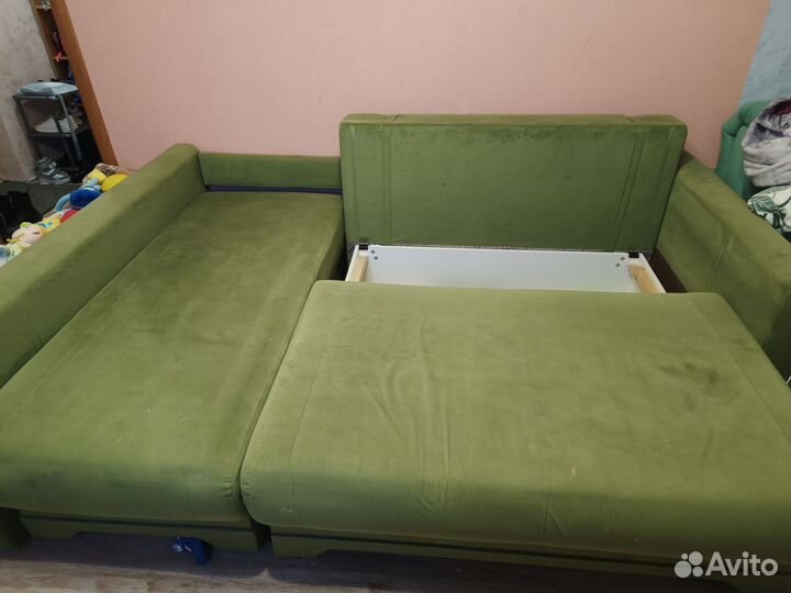 Большой угловой диван