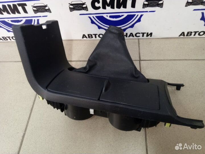 Подстаканник Toyota Corolla 1.6 2008