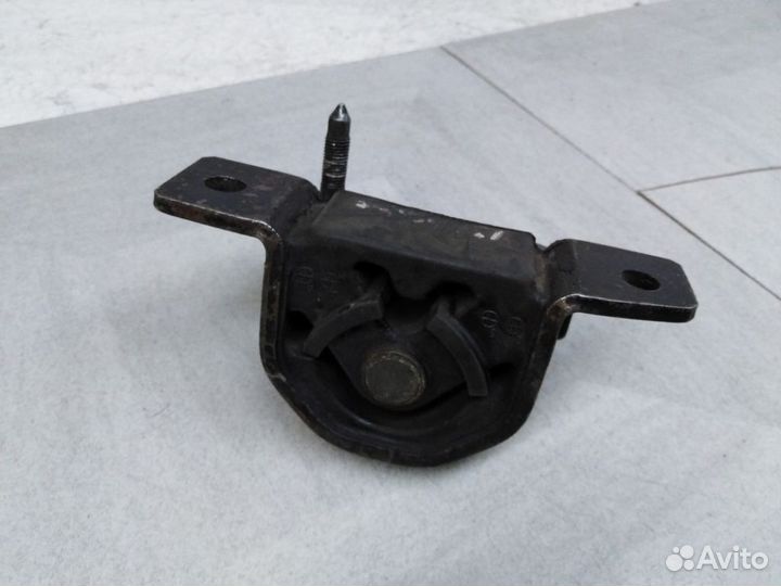 Опора двигателя Ниссан