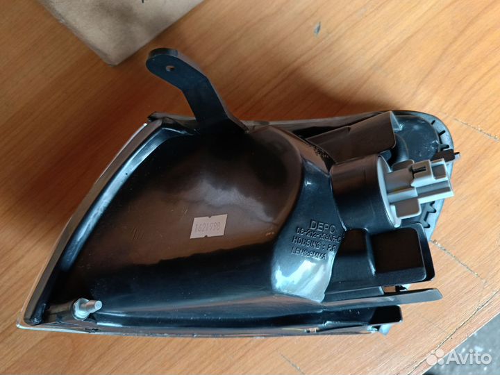 Указатель поворота Toyota Carina правый