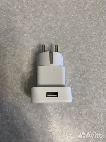 Зарядное устройство на iPhone оригинал
