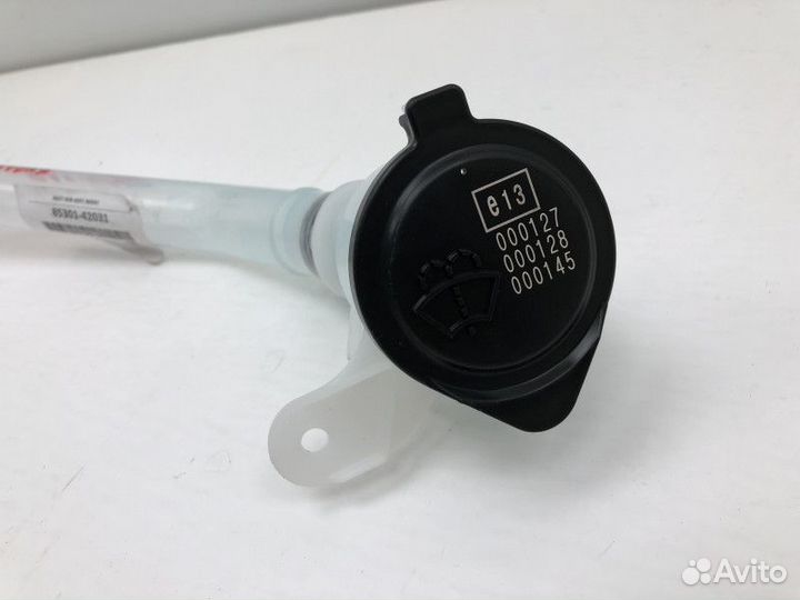 Горловина бачка омывателя Toyota RAV4 5 (XA50)