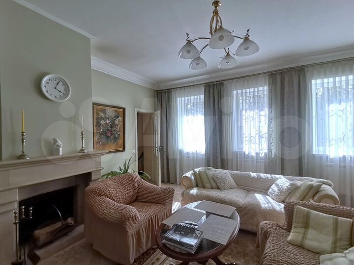 Дом 318 м² на участке 7,7 сот.