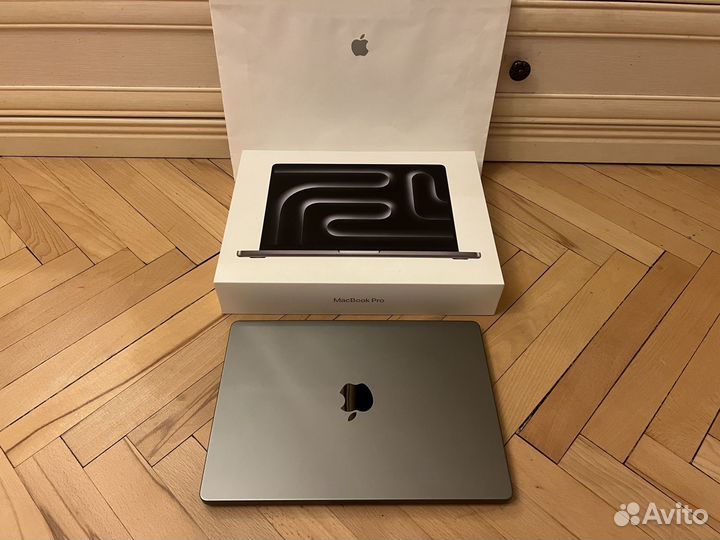 MacBook Pro 14 2023 M3 8Gb 512Gb Как новый