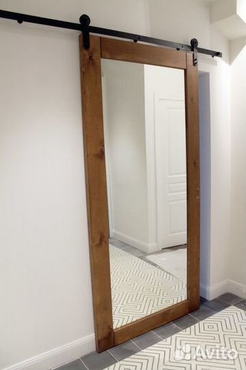 Дверь из массива дерева на заказ