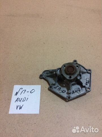 Помпа Volkswagen Jetta 06Е121005N