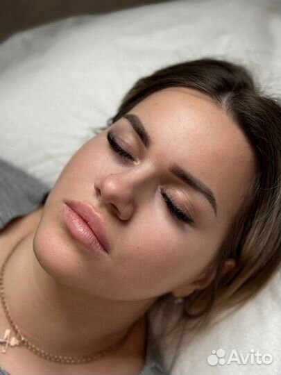 Модель на увеличение губ 5000