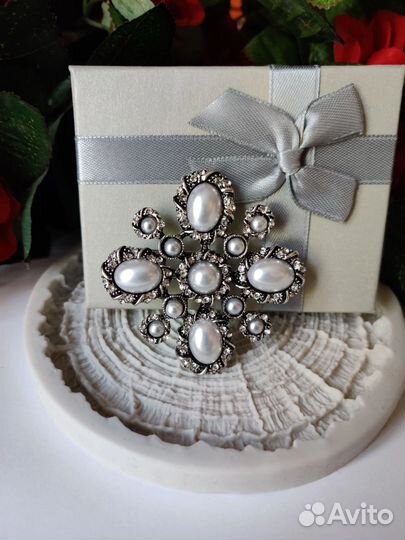 Винтажная брошь орден в подарочной коробочке