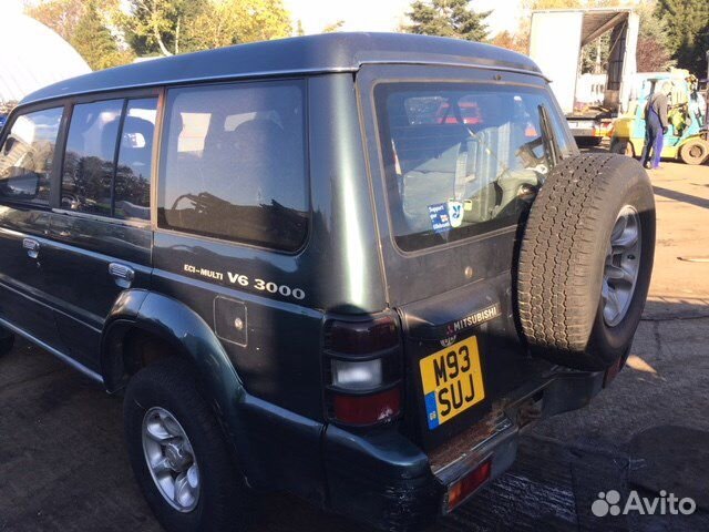 Разбор на запчасти Mitsubishi Pajero