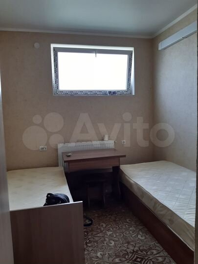 Комната 13 м² в 5-к., 1/2 эт.