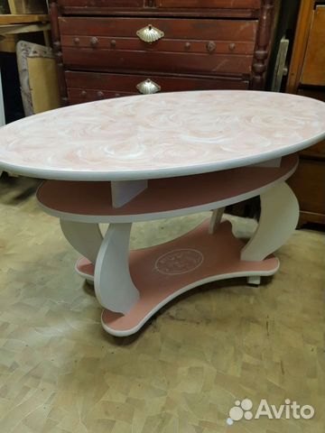 Журнальный столик на колесах