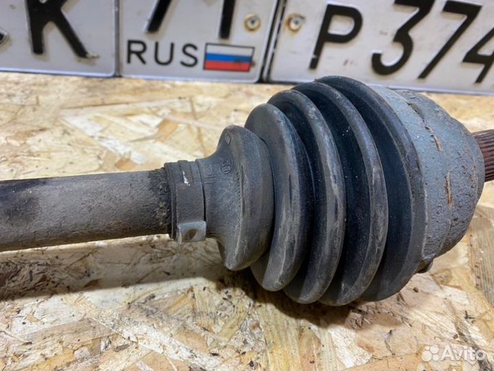 Привод левый Ford Focus 2 седан 1.8 2009