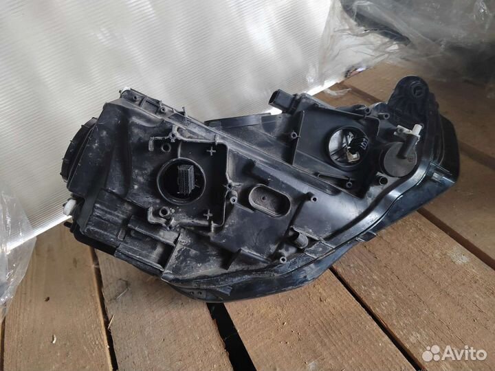 Фара левая Audi A3 V8 ксенон