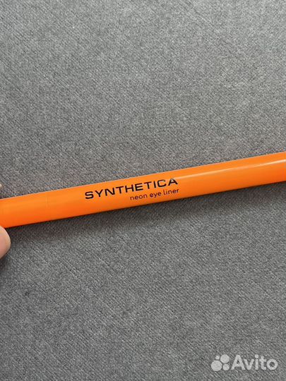 Карандаши для глаз и губ