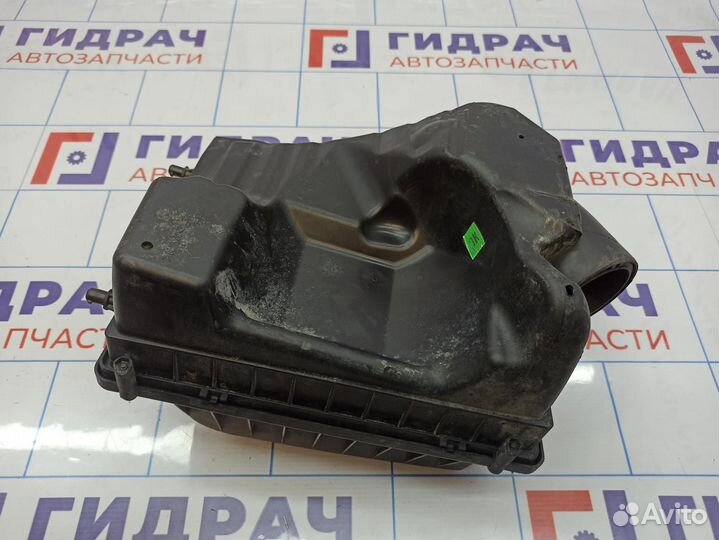 Корпус воздушного фильтра Opel Astra H 5834027. Дефект