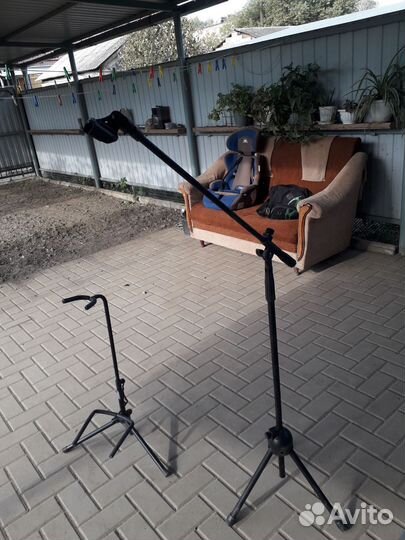 Подставка под гитару