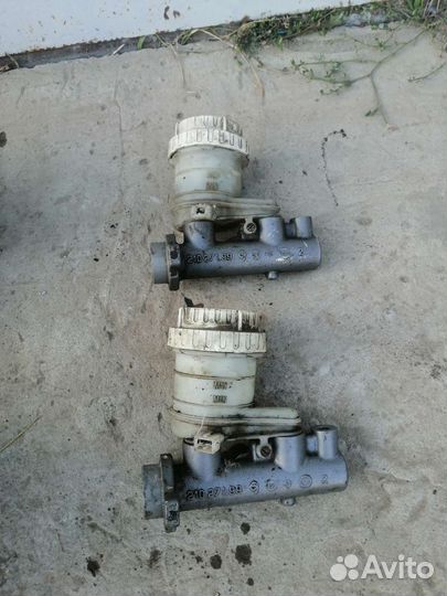 Главный тормозной цилиндр Митсубиси Каризма