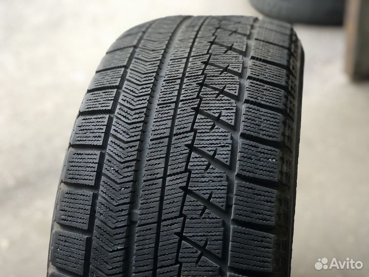 Bridgestone Blizzak VRX 225/50 R17