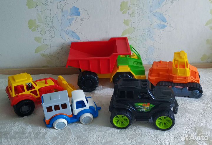 Машинки 5 шт