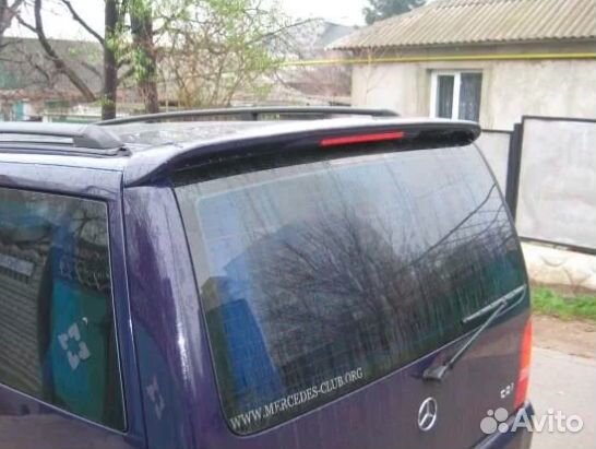 Спойлер со стоп сигналом Vito W638