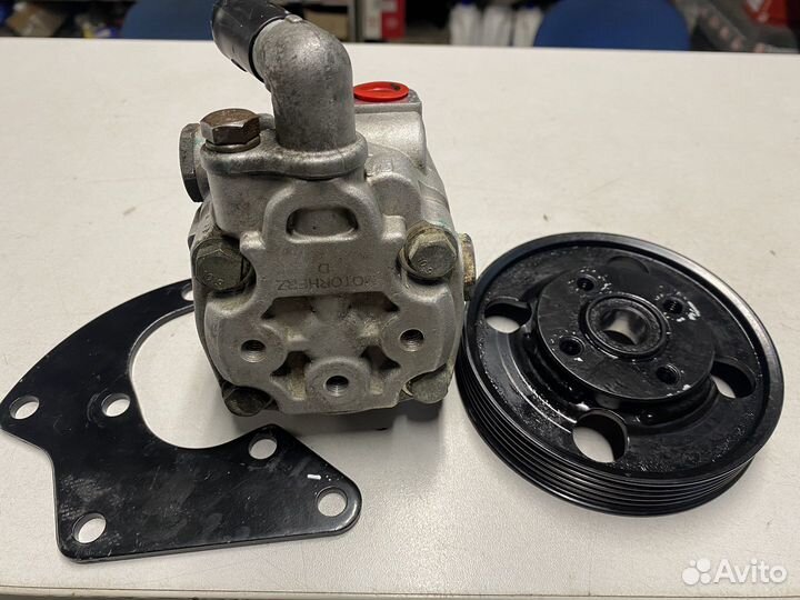 Насос гур Land Rover/S-MAX/XC70/S80/s60 2.5