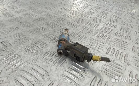 Форсунка бензиновая audi A6 C6 (KEA11B703)