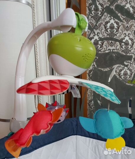 Каруселька на кроватку tiny love