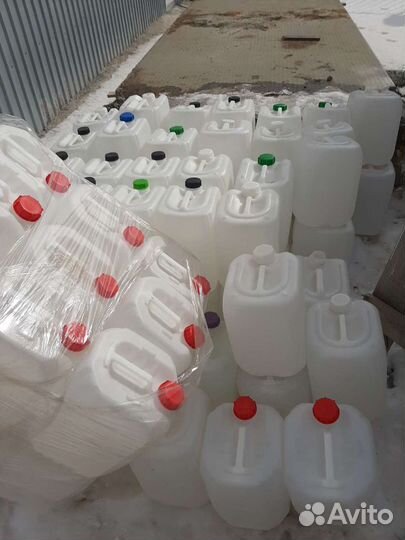 Канистры пластмассовая 20 л