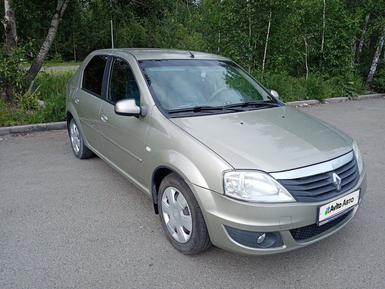 Renault Logan: фото владельца