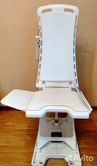 Кресло подъемник с электроприводом Bellavita