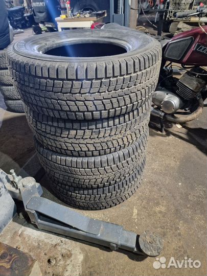 Dunlop SP Winter Ice 01 265/65 R17