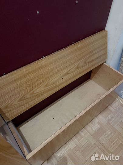 Вешалка с зеркалом и тумбочками